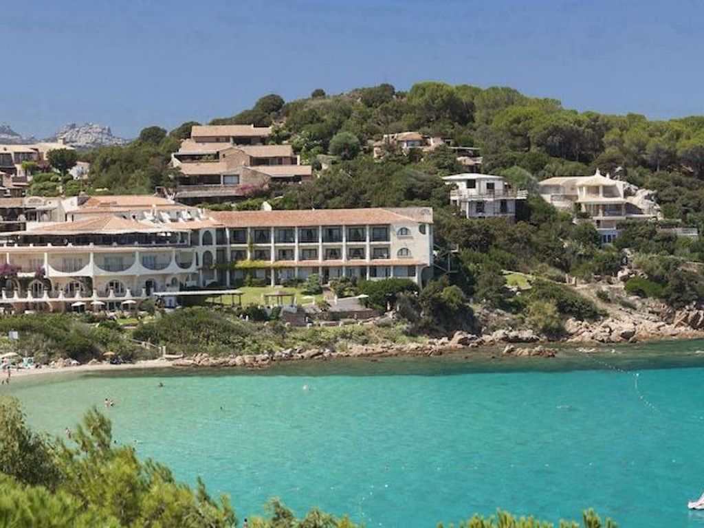 Club Hotel