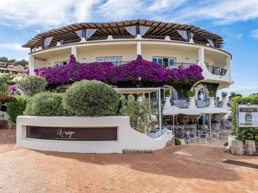 Club Hotel