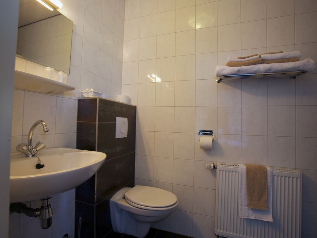 B&B Pension Perruque