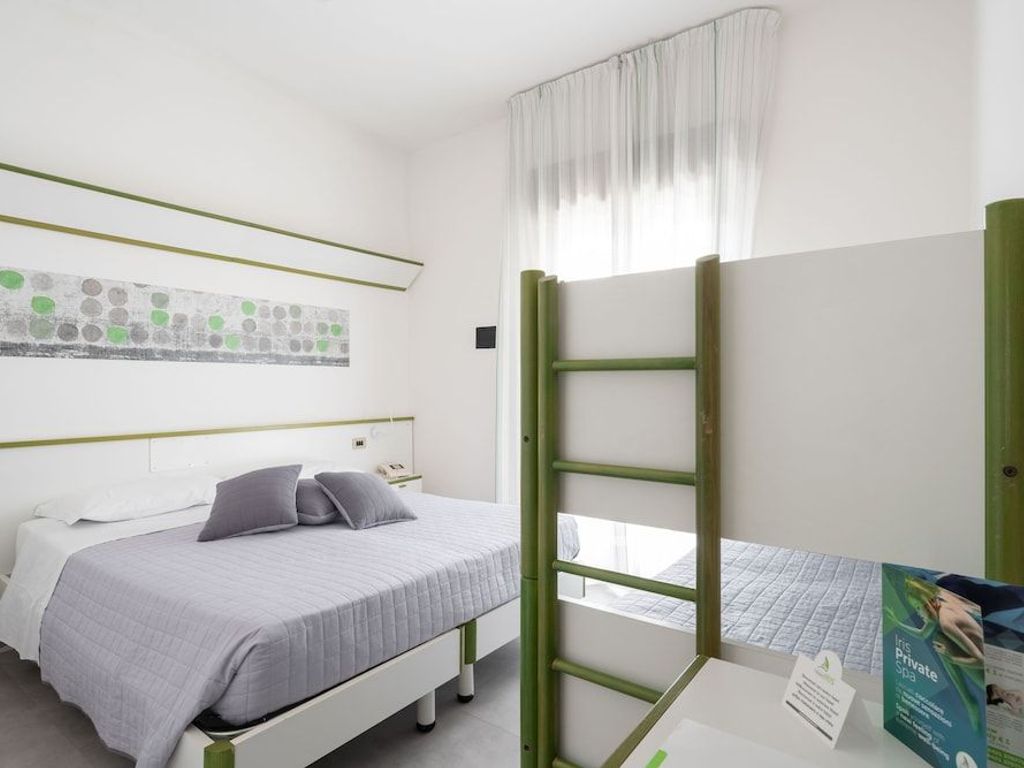 Hotel Iris