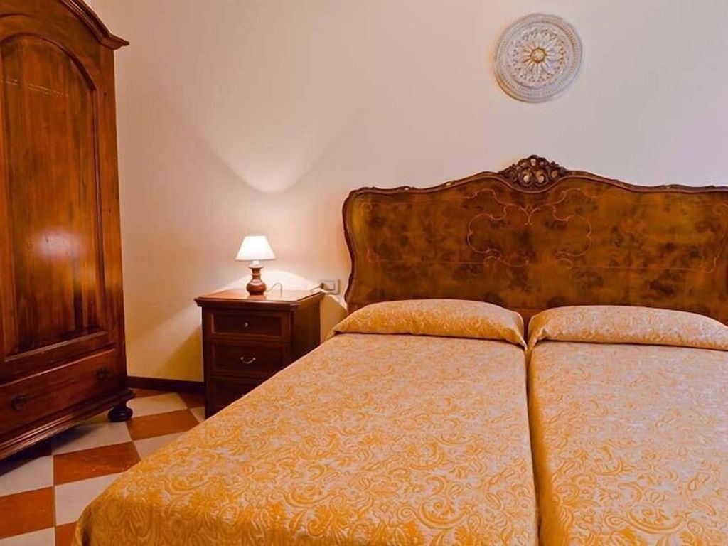 Hotel Henry