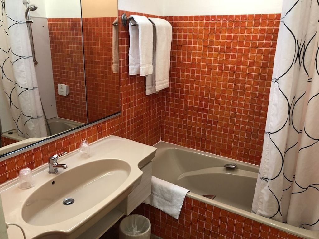Adonis Lyon Est Hôtel Artys