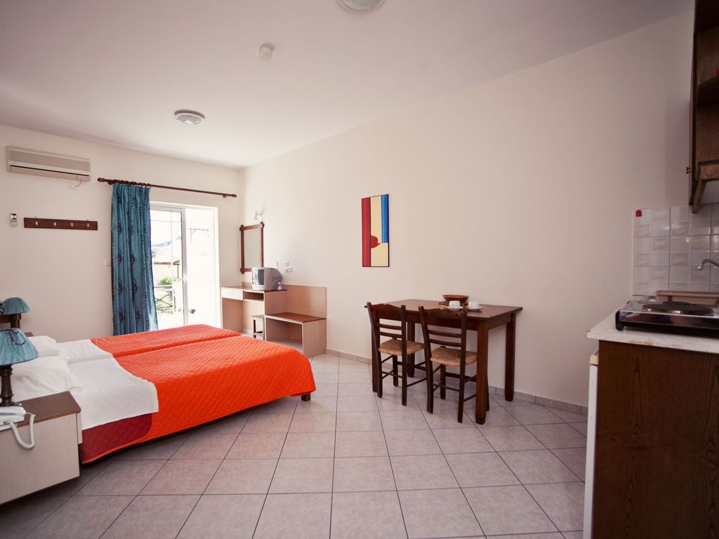 Niriides Hotel Apartments Studios