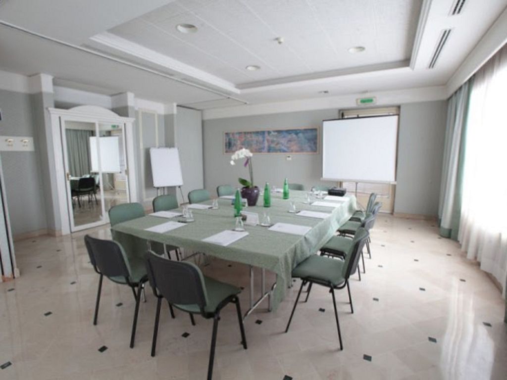 Green Park Hotel