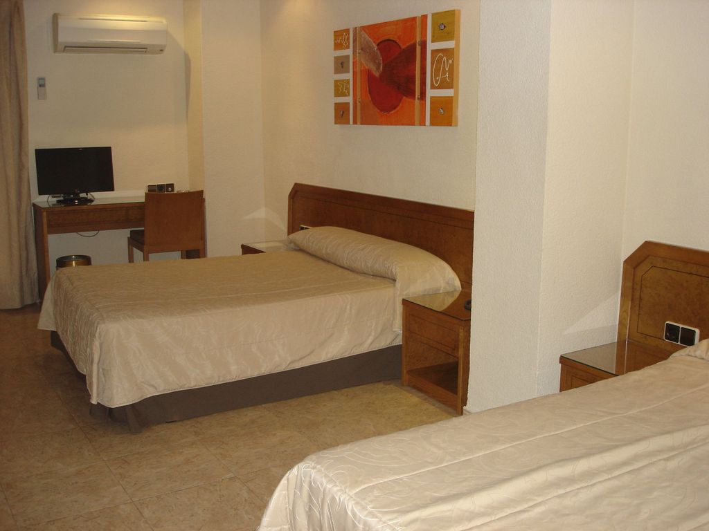 Moreno Hostal