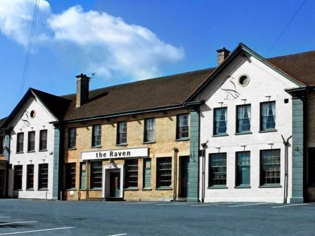 The Raven Hotel - Inn