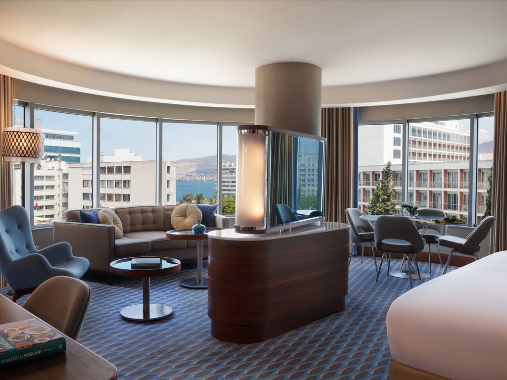 Renaissance Izmir Hotel