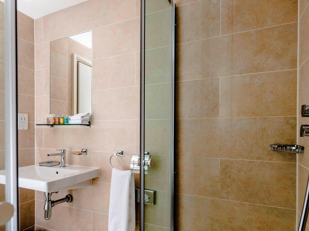 Hotel Xenia Autograph Collection