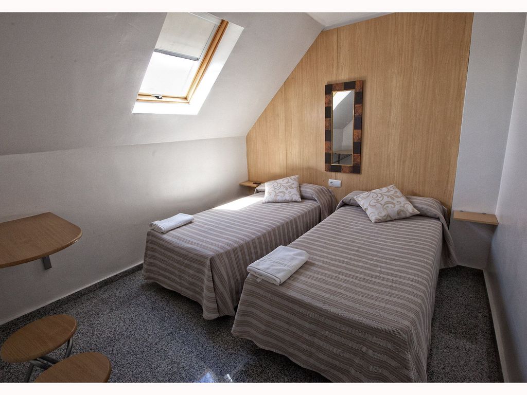 Mitre Paterna Hostal