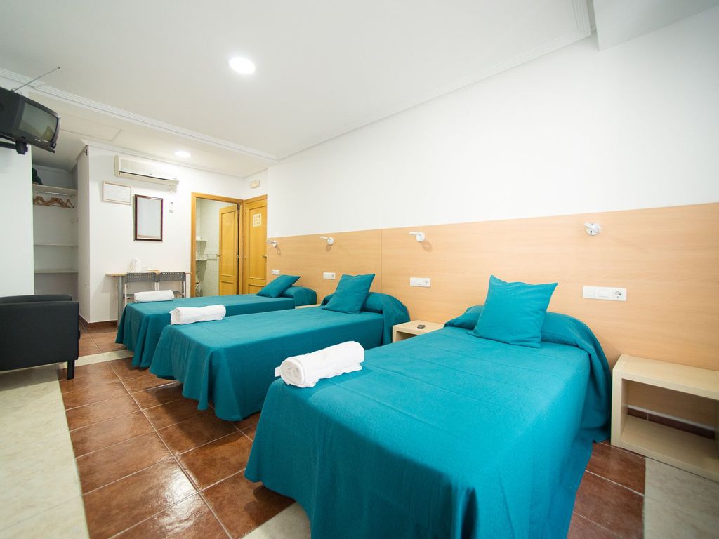 Mitre Paterna Hostal
