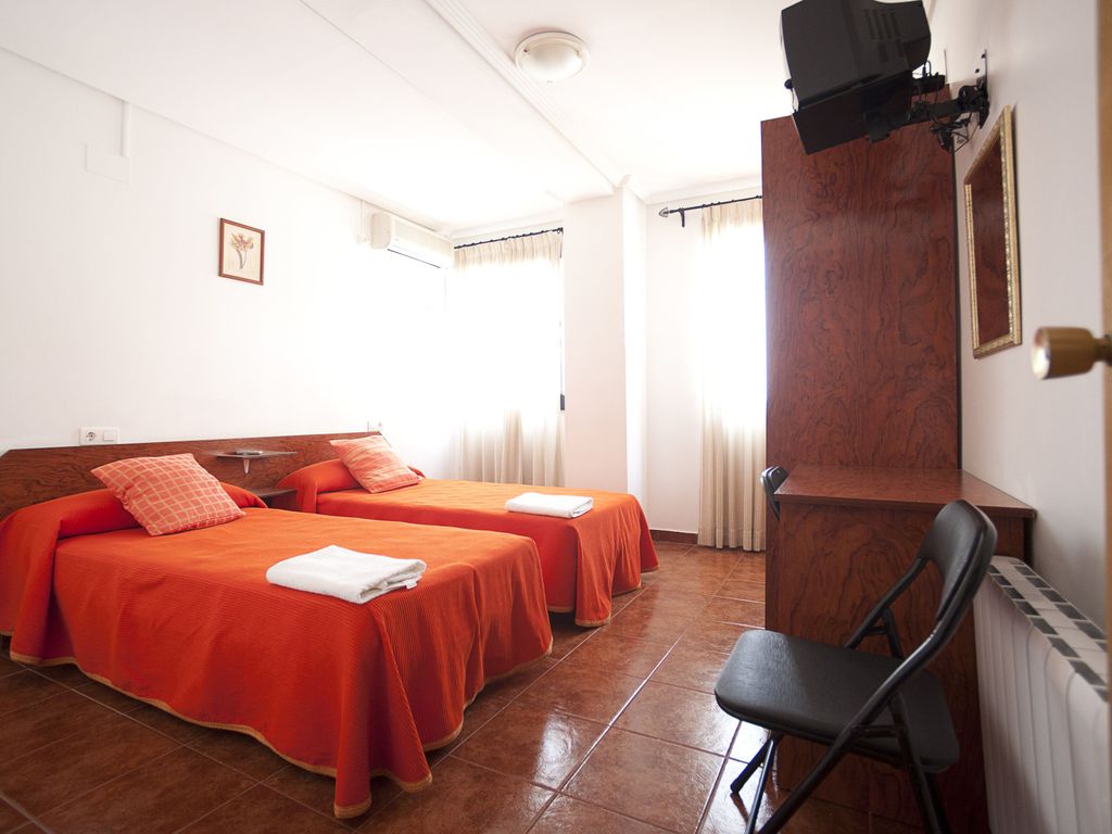 Mitre Paterna Hostal