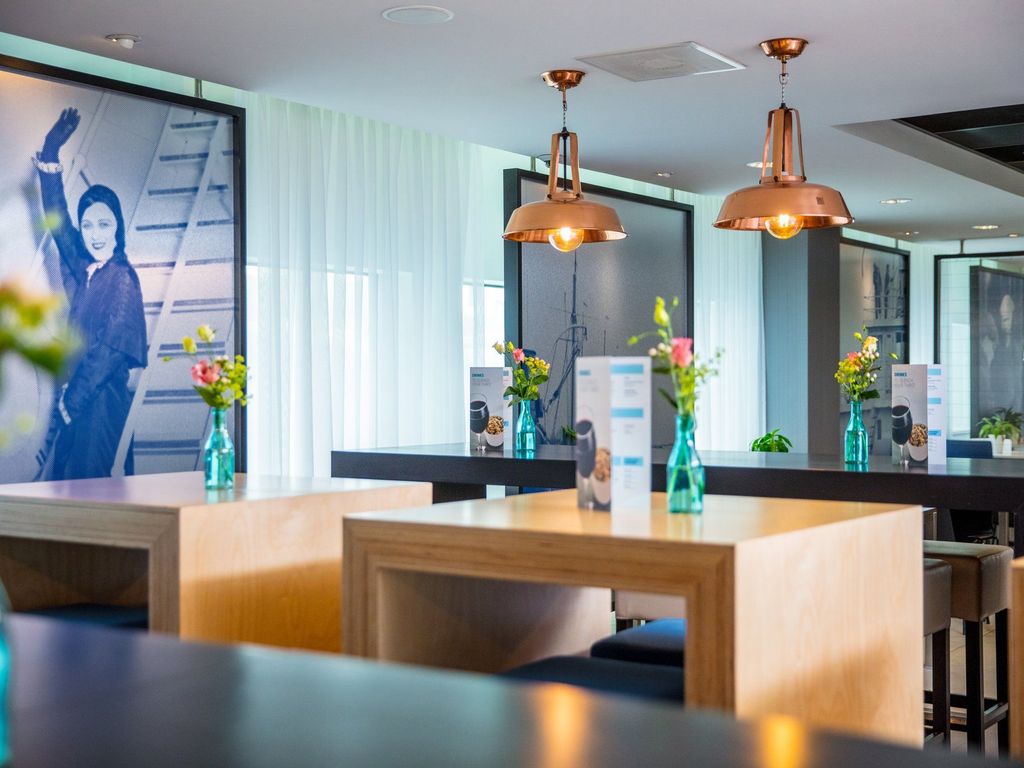Holiday Inn Express ROTTERDAM - CENTRAL STATION by IHG