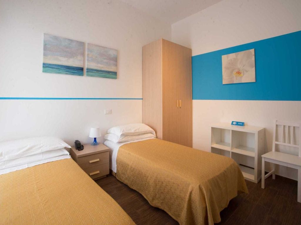 Blue Hotel