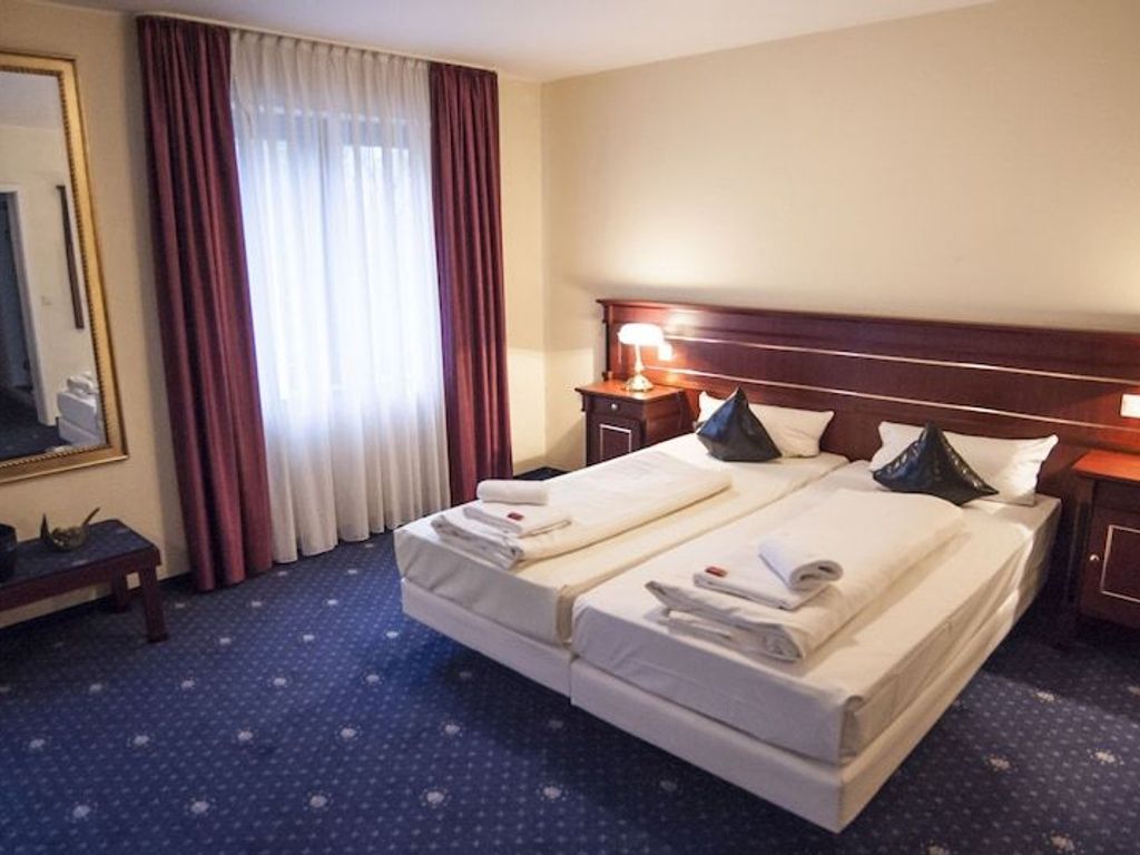 Stargaze Home Hotel