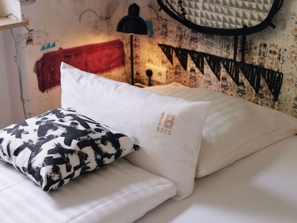 18Arts Hotel - Living in a Gallery! Living in a Gallery
