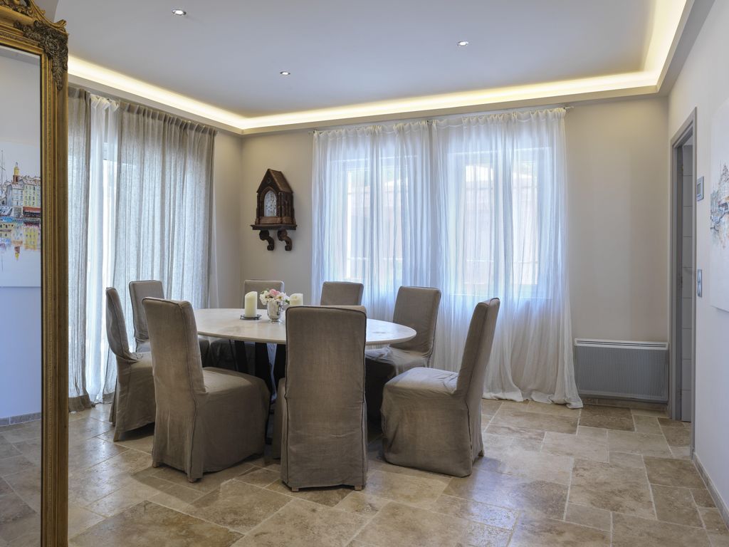 Althoff Villa Belrose