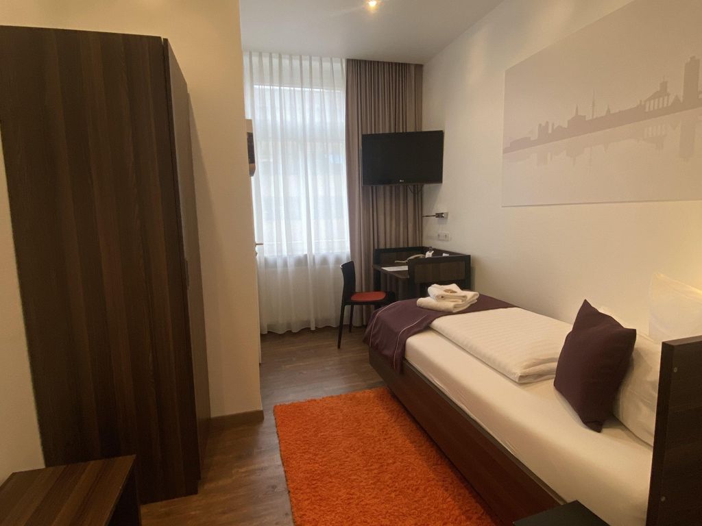 sevenDays Hotel BoardingHouse