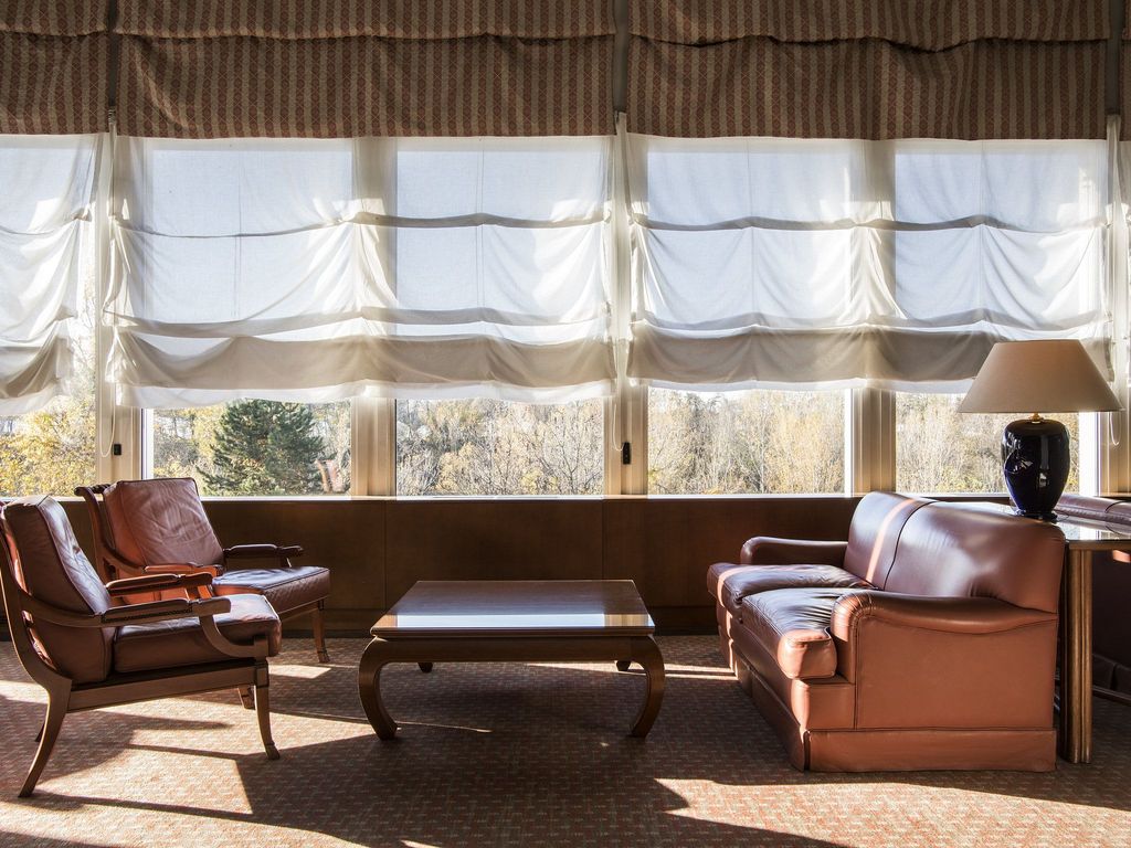 FlyOn Hotel & Conference Center