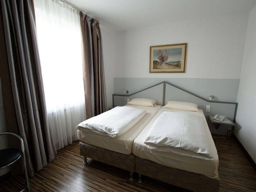 Bahn Hotel