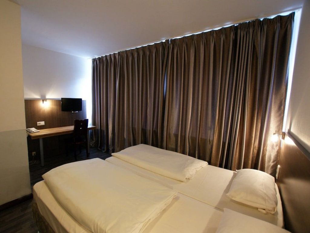 Bahn Hotel