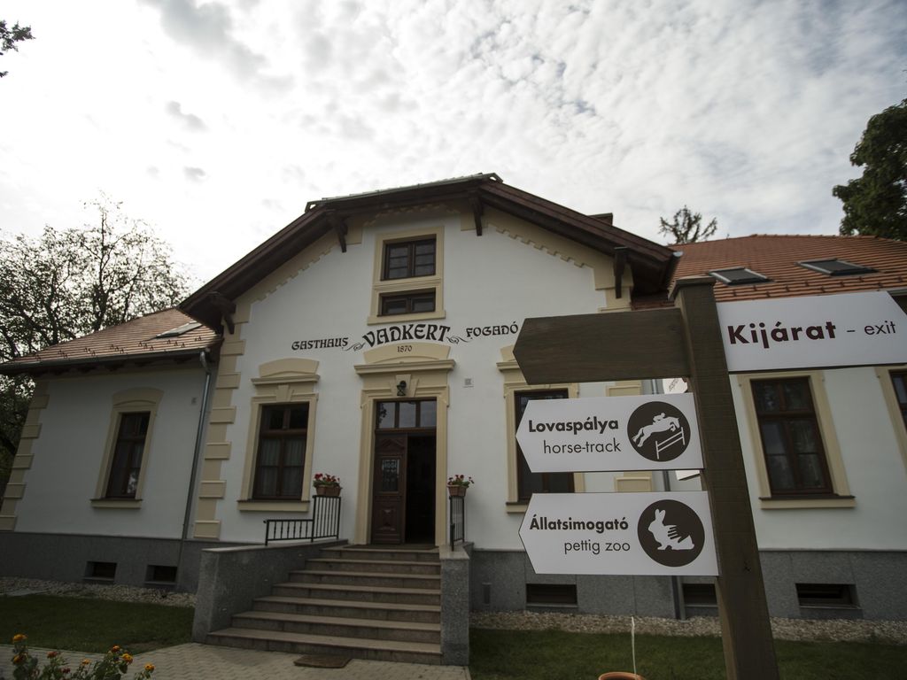 Vadkert Fogadó