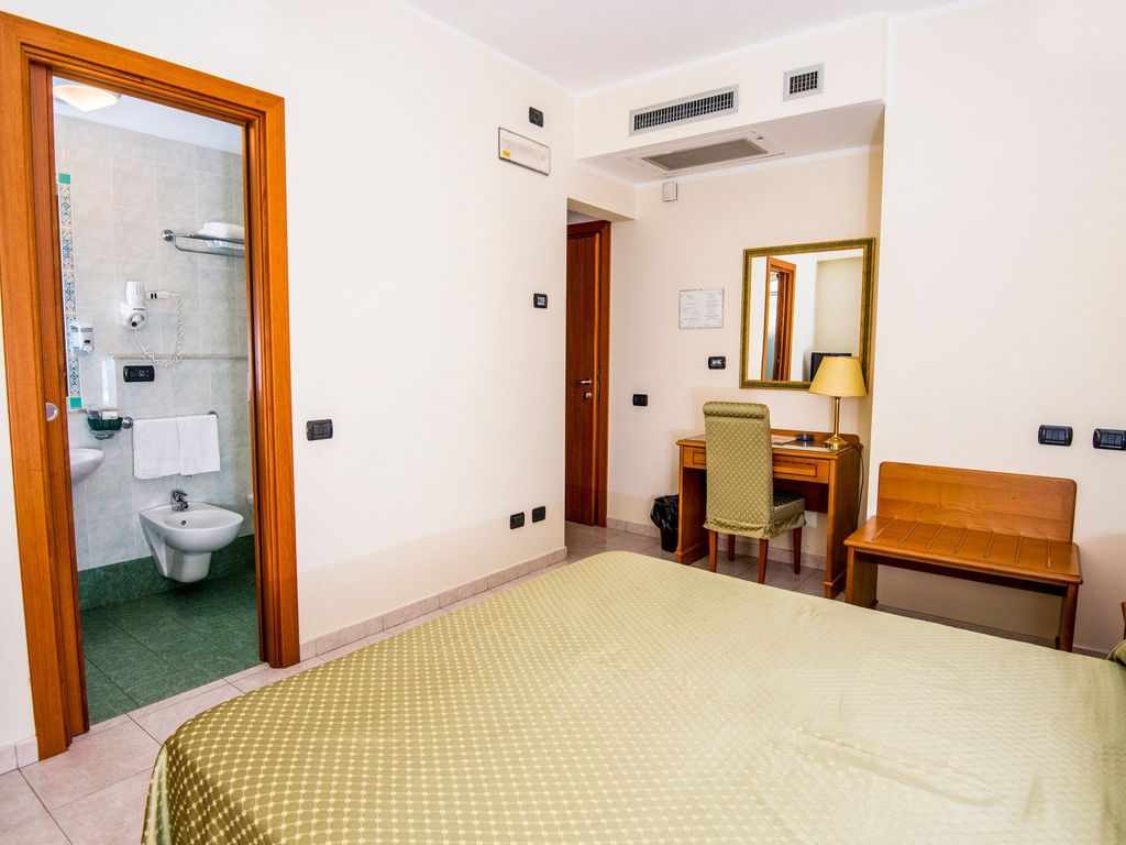 Victoria Grand Hotel