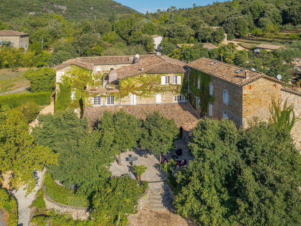 Le Pradinas Logis