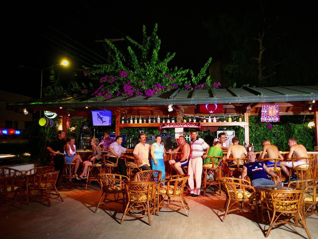 Oasis Hotel