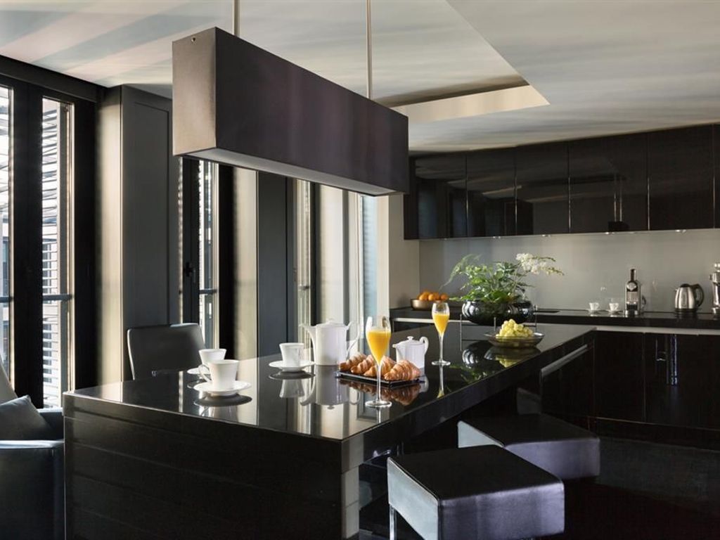Grosvenor House Suites