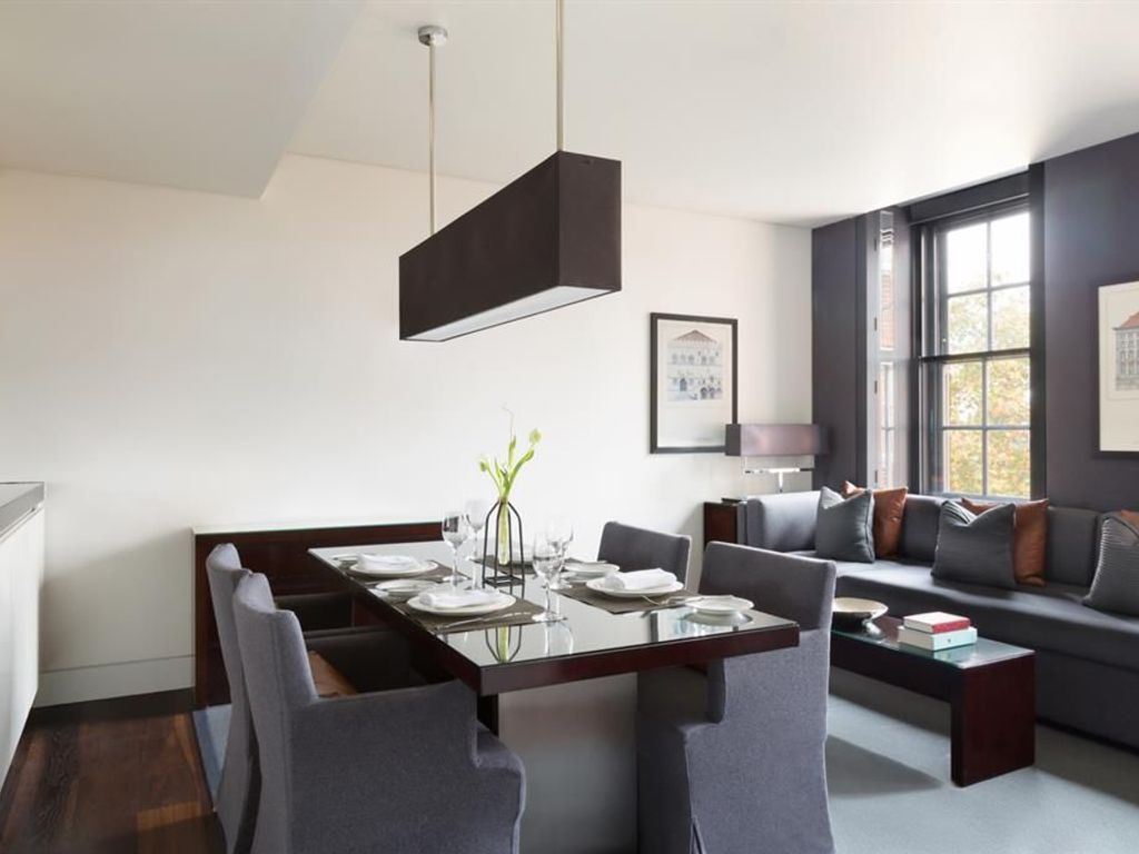 Grosvenor House Suites