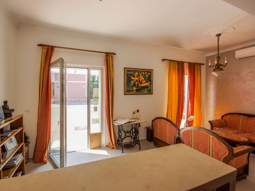 Apartments and Rooms Degra