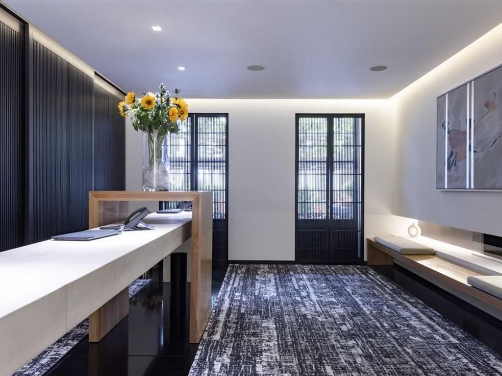 La Suite West