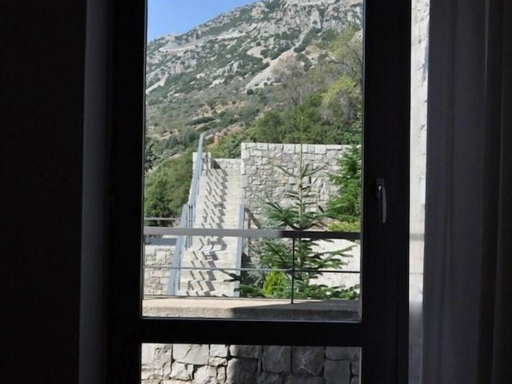 Elafivolia Arachova Suites