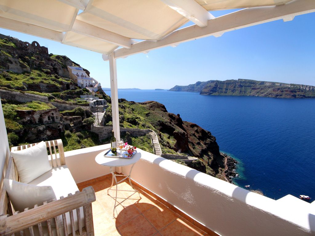 Oia Mare Villas