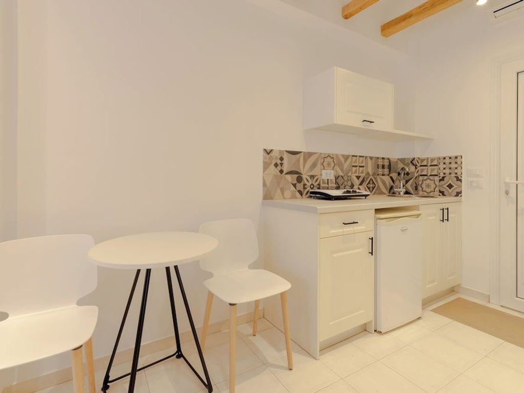 Louis Studios Hotel