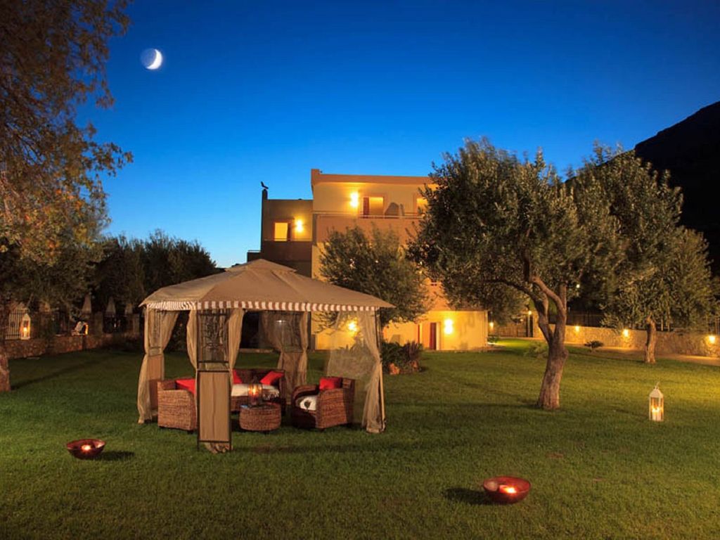 Lindos Blue Sky Studios & Apartments