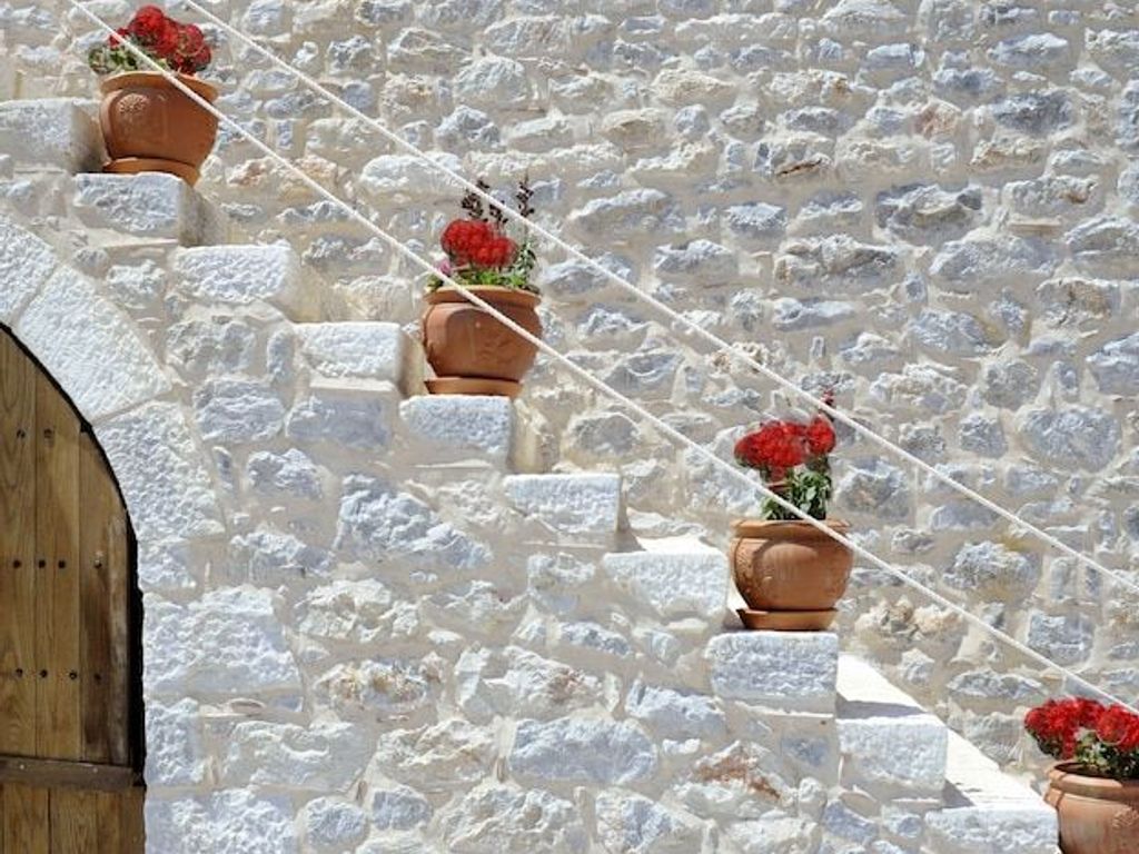 Xemoni Hotel