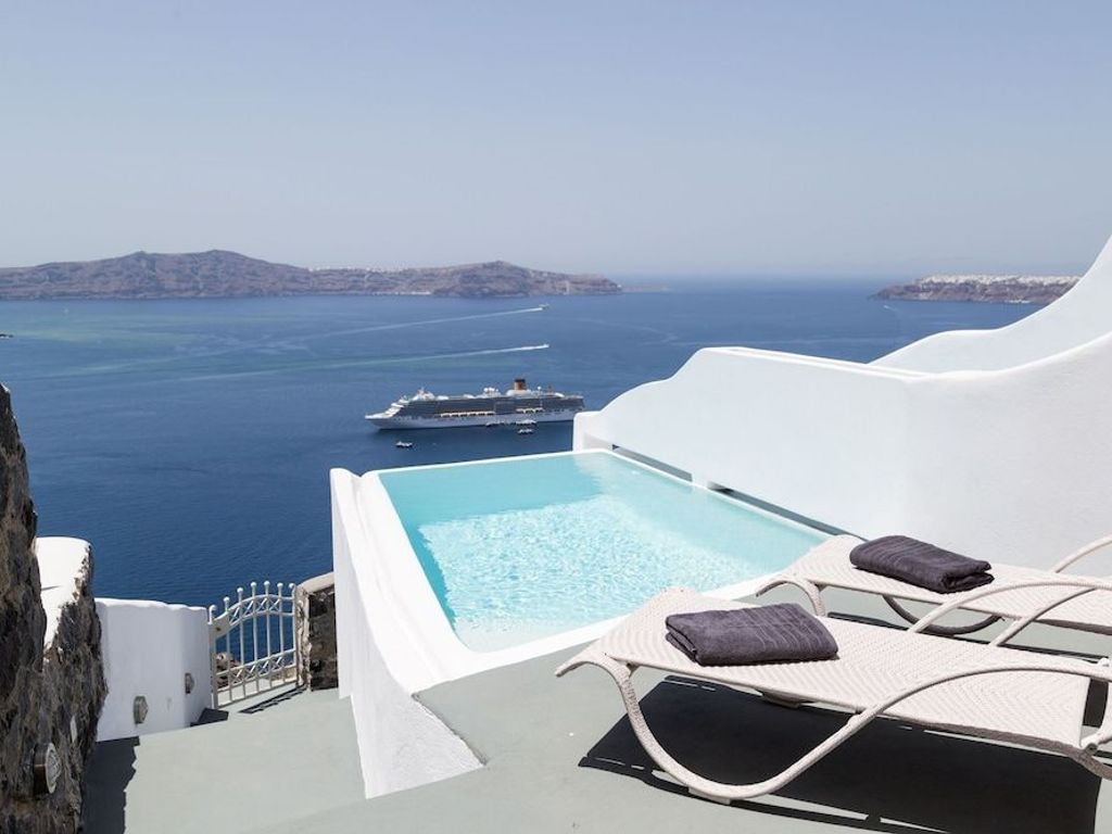 Adamant Suites