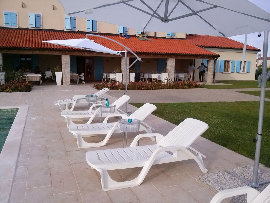 Velanera Hotel & Restaurant
