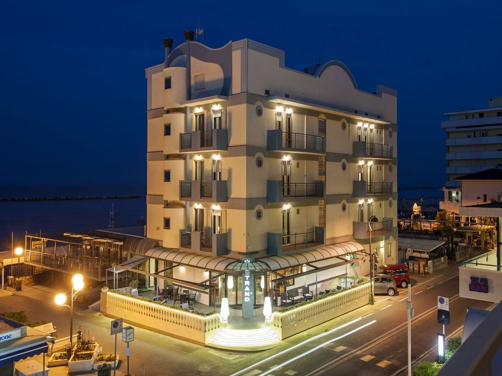 Strand Hotel
