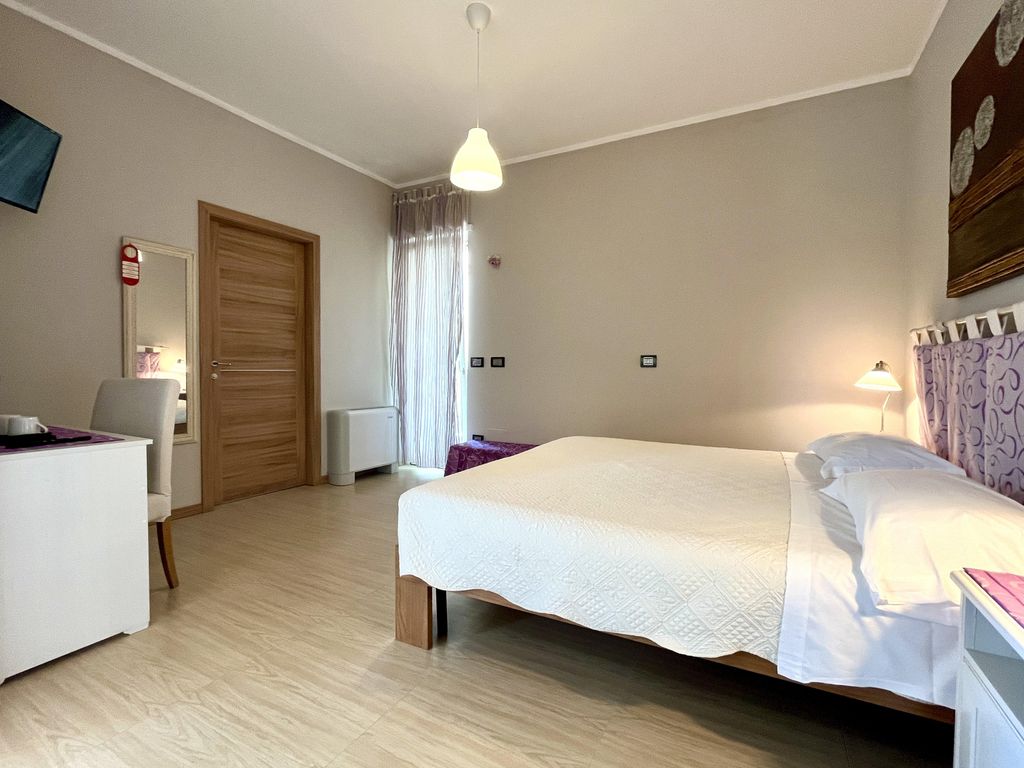 Eremes Rooms & Apartments