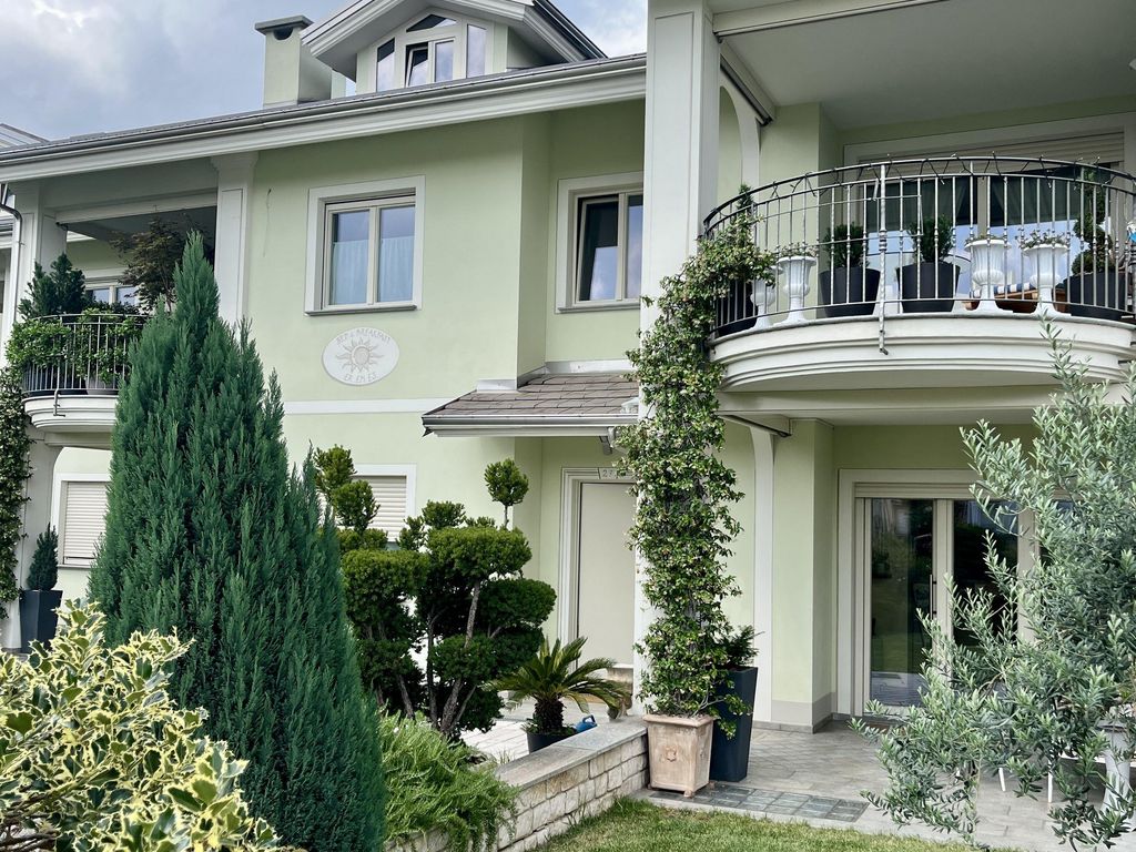 Eremes Rooms & Apartments
