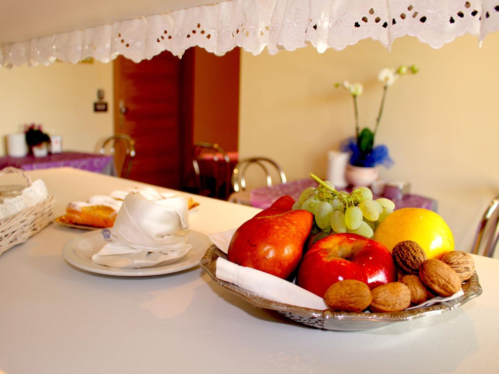 Eremes Rooms & Apartments
