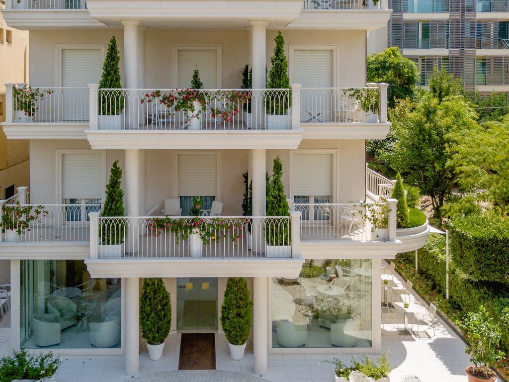 Gala Hotel