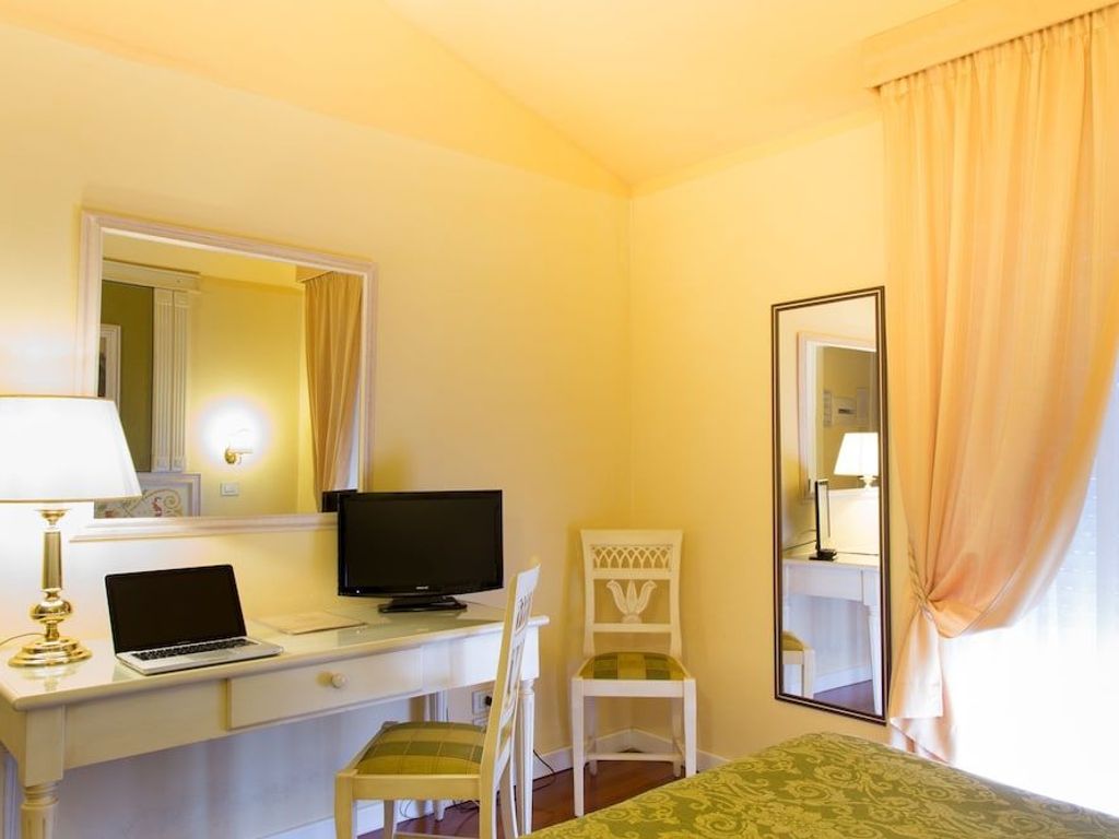 Tuder Hotel