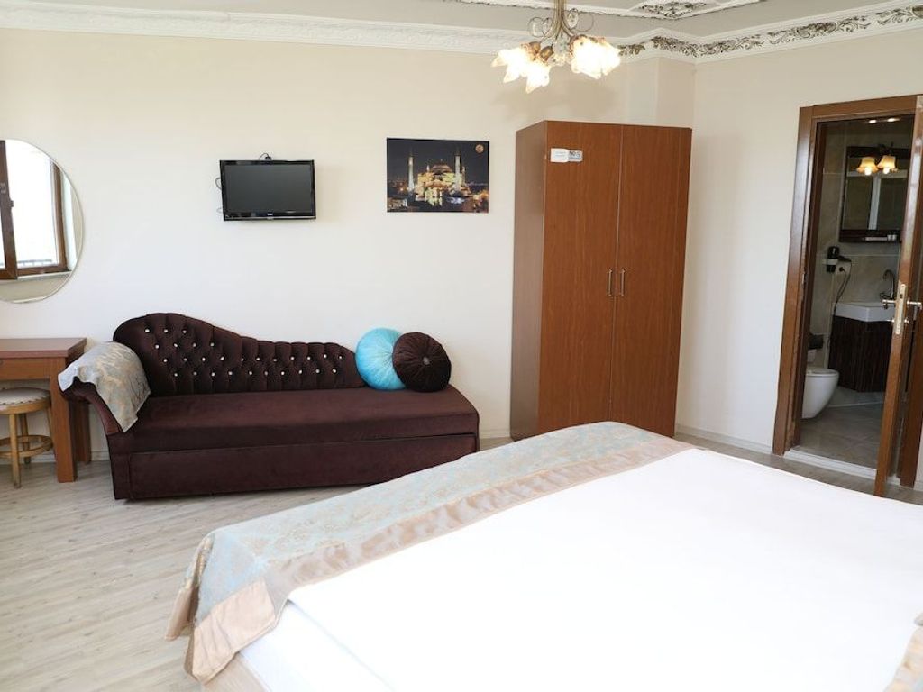 Sea House Suites