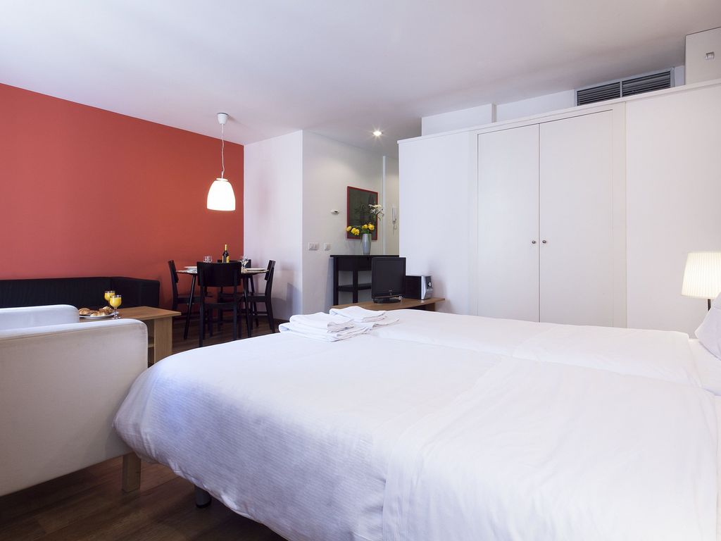 Inside Barcelona Apartments Sants