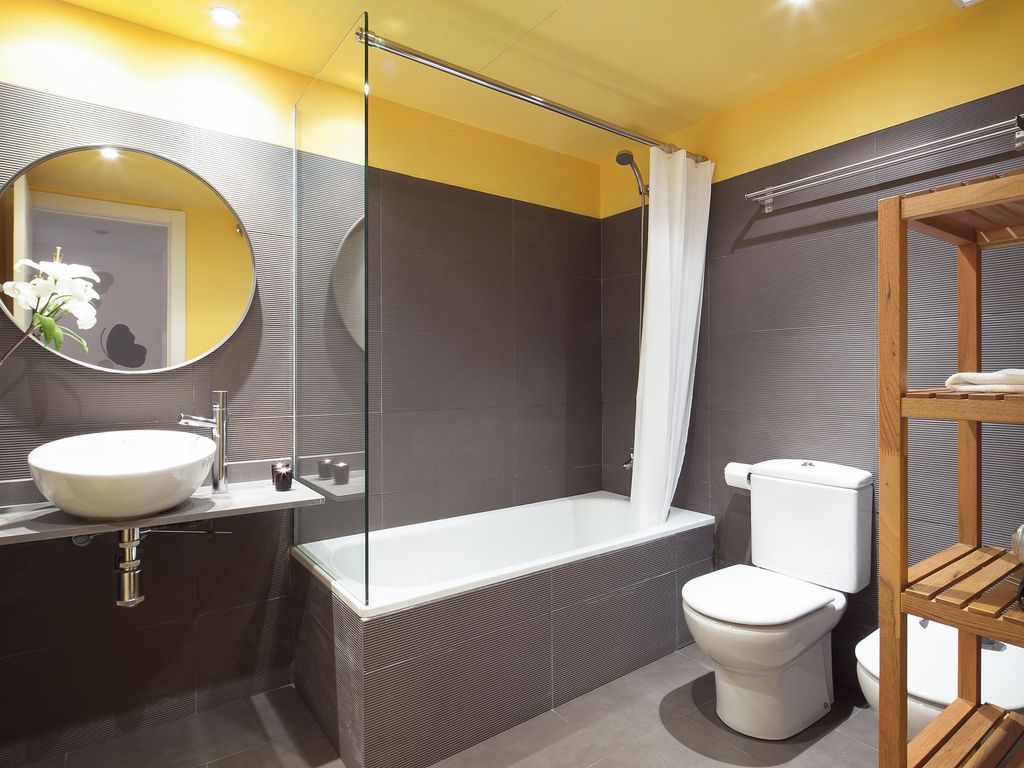Inside Barcelona Apartments Sants