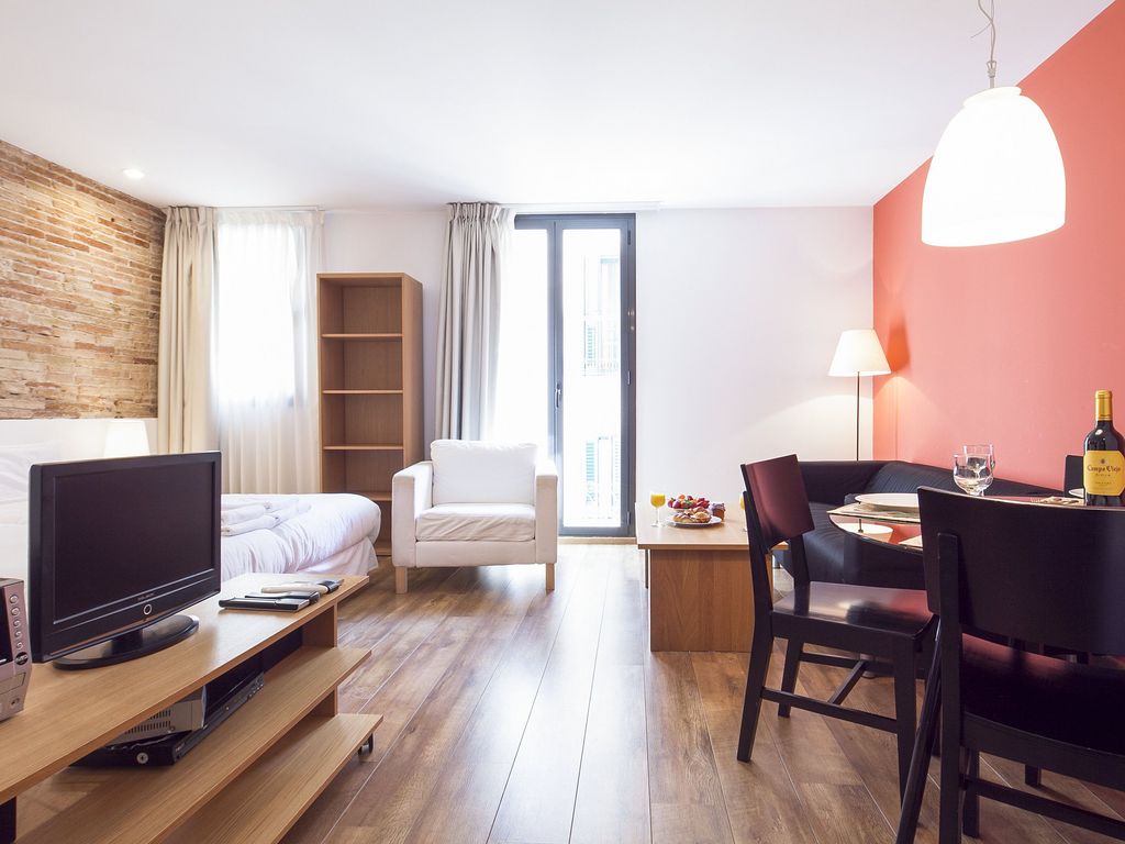 Inside Barcelona Apartments Sants