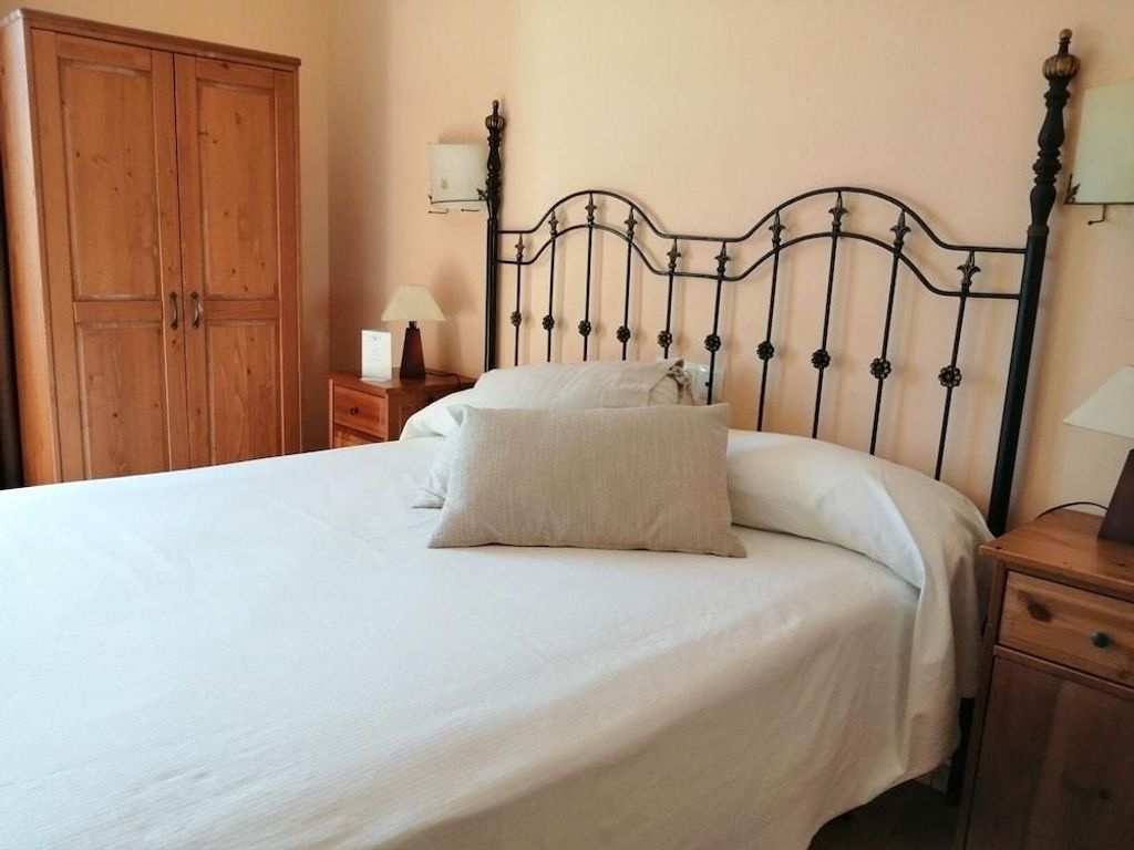 Hostal Alcarayón